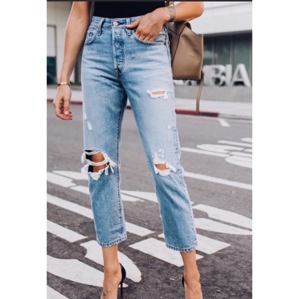 NEW Levi's Wedgie Straight Jean, Size 28